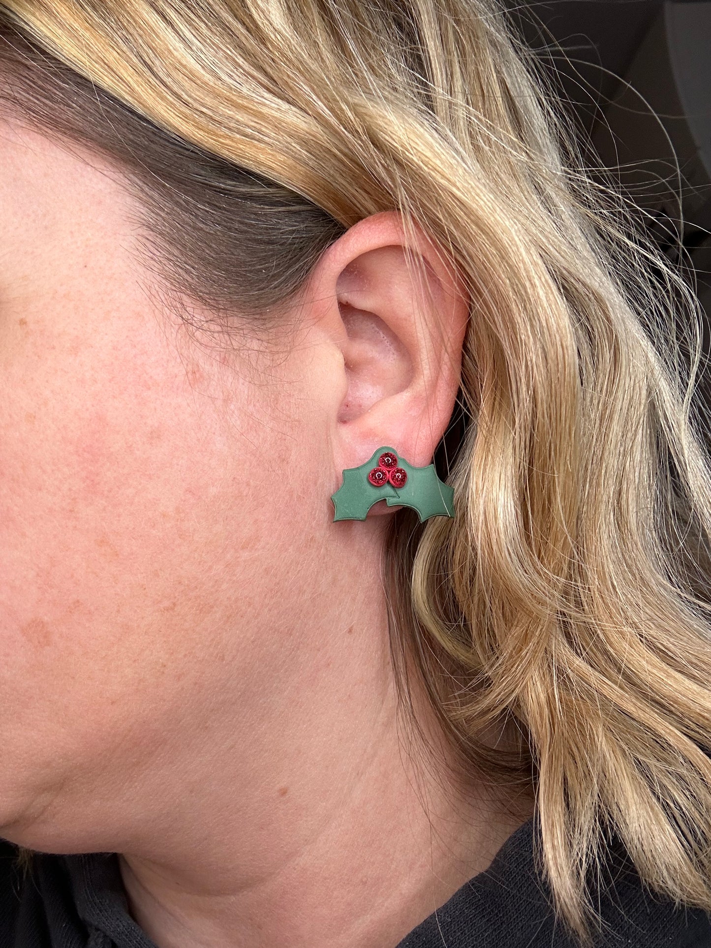 Large Holly Leaf Stud