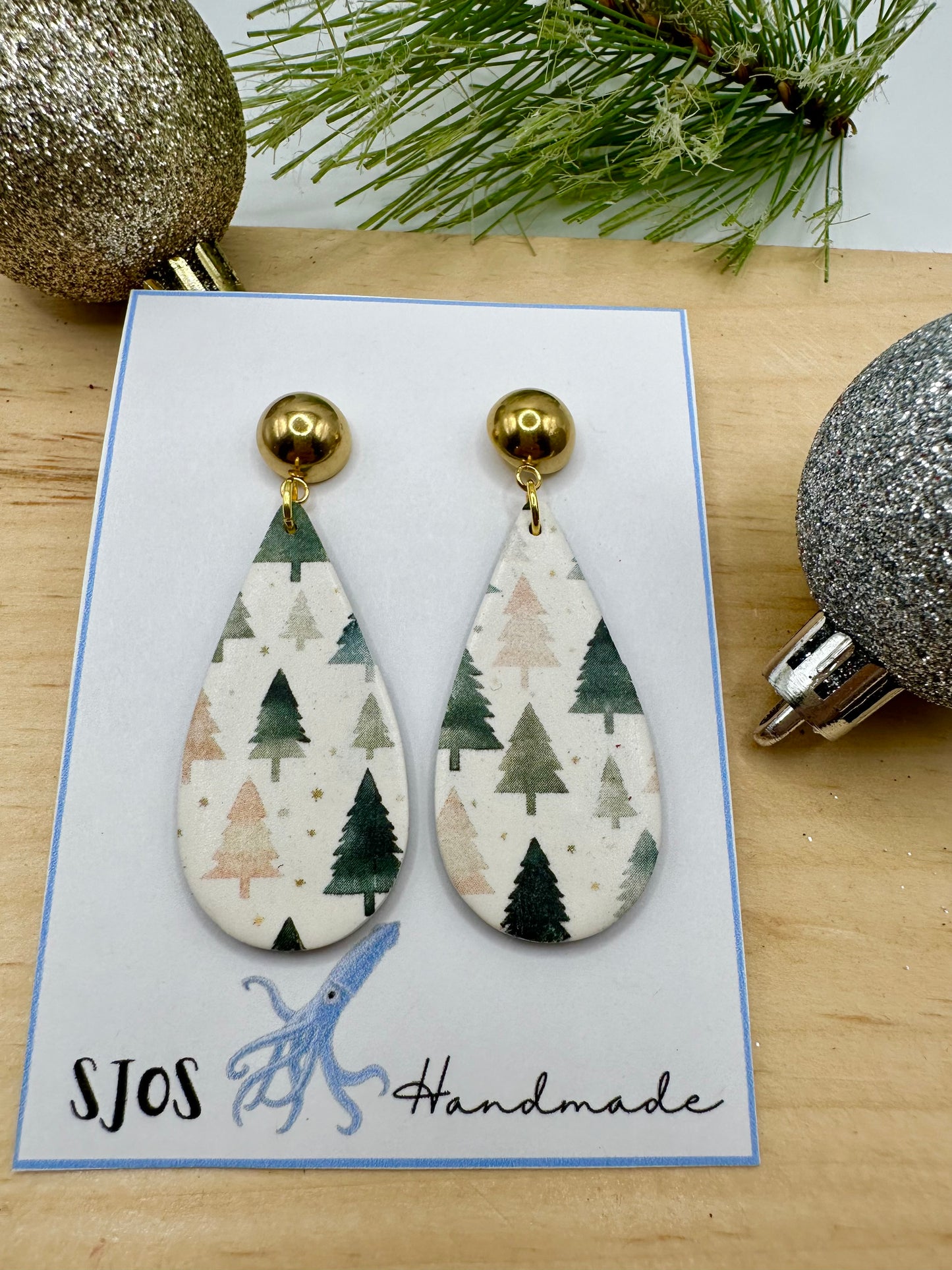 The Annabelle- Christmas tree