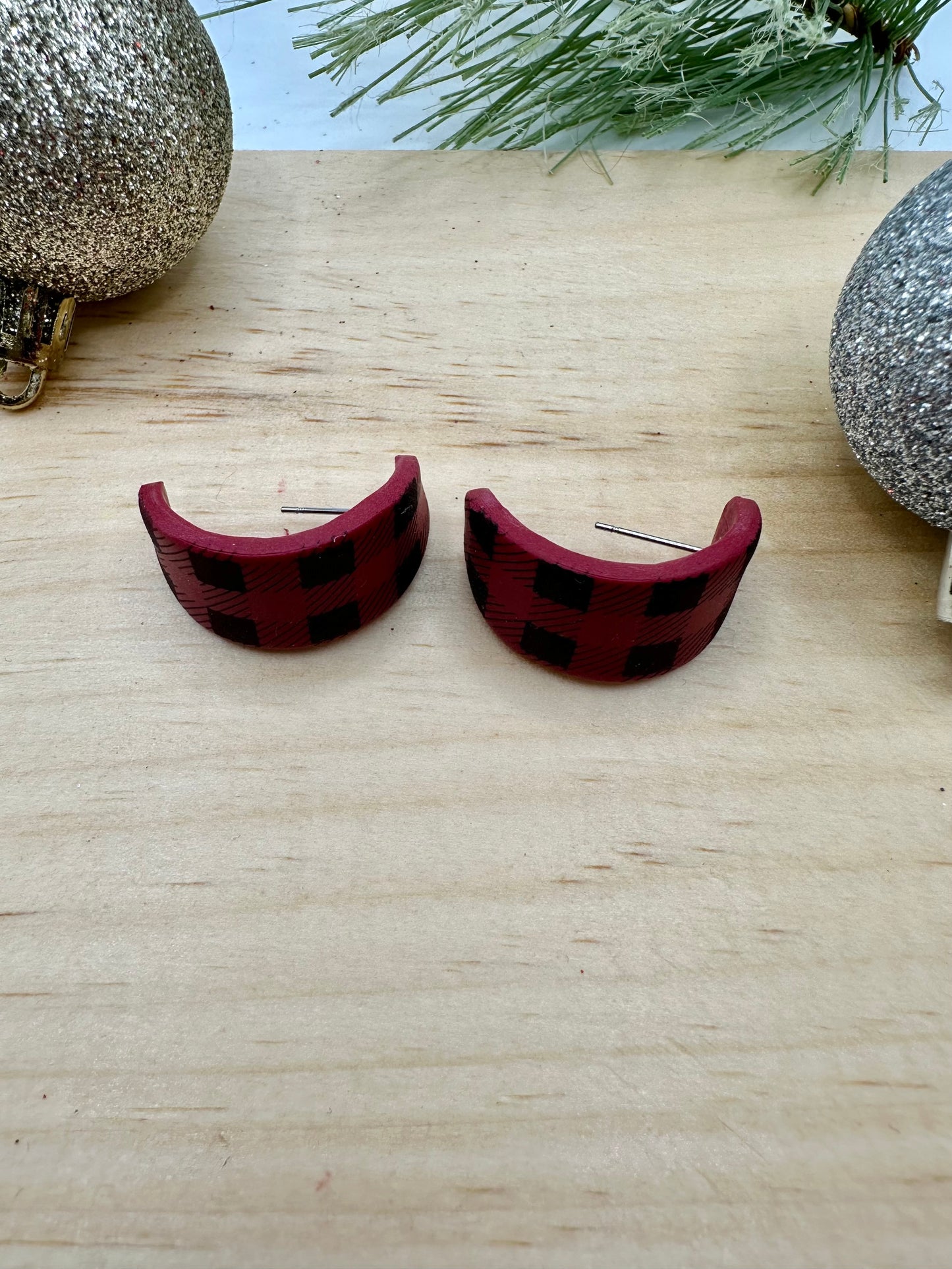 Huggie- Buffalo Plaid