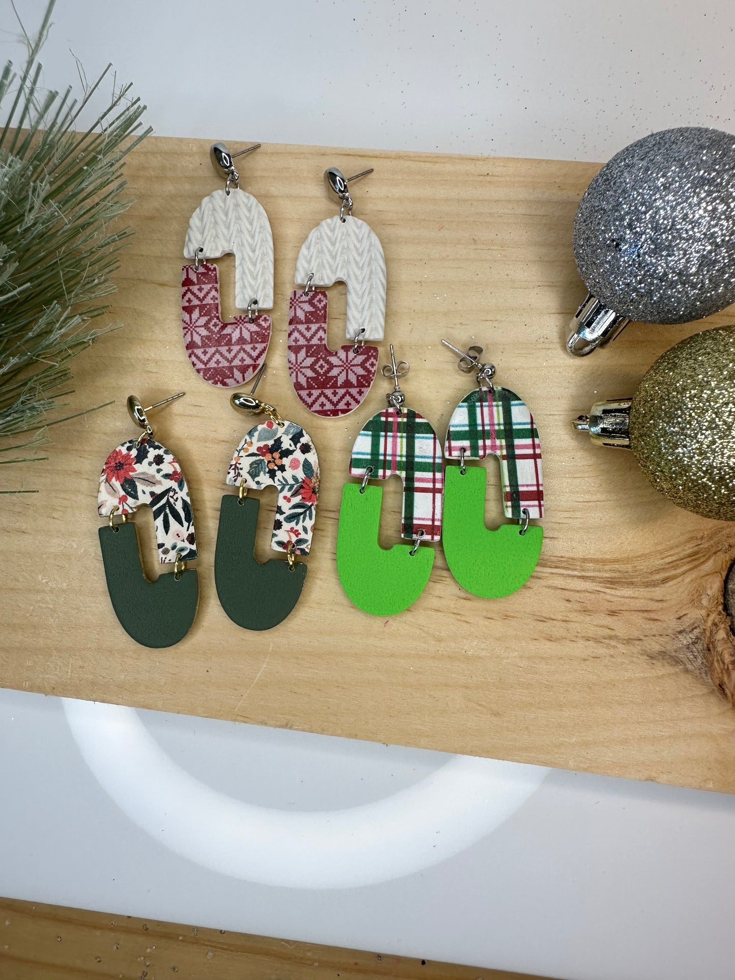 Pill-Shape Holiday Dangle